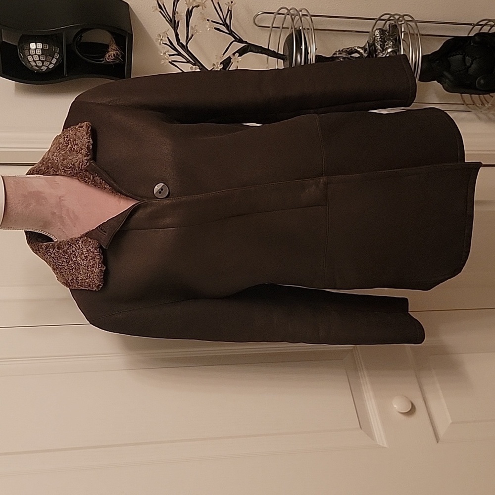 Pellacci, Size M, 100% Genuine European Sheepskin Coat, EUC! Brown, Button Front
